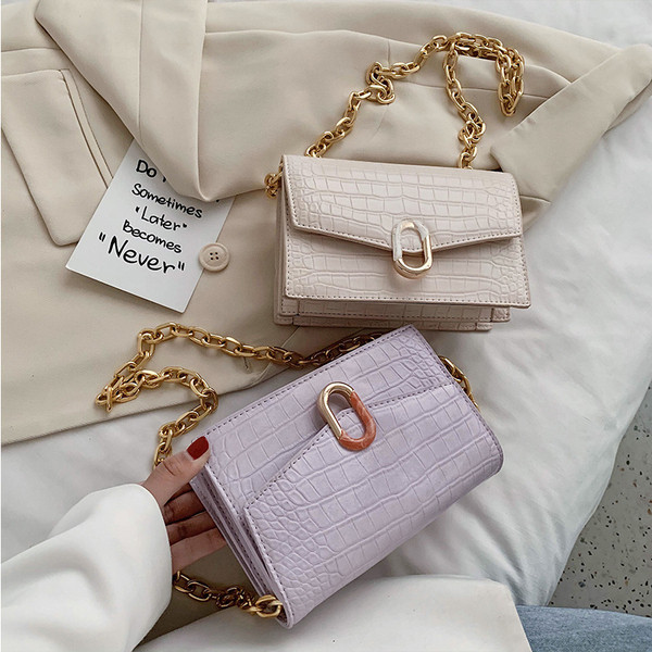 Modern női táskák eko bőrből, fém rögzítéssel