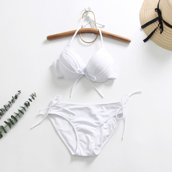 Női kétrészes fürdőruha, nyakkendővel