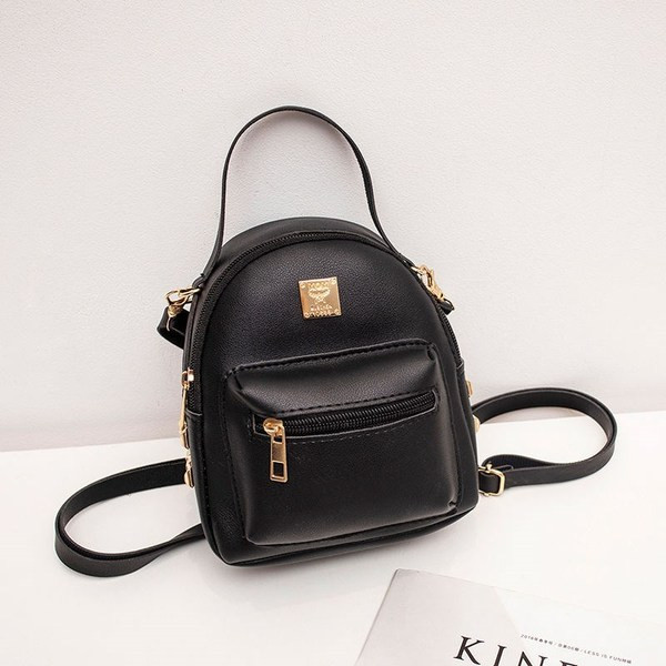 Napi női hátizsák cipzárral és két fogantyúval