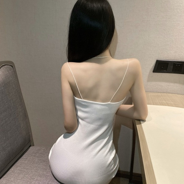 Alkalmi női ruha vékony pántokkal Karcsú modell