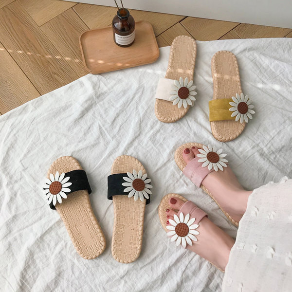 Ежедневни дамски чехли с равна подметка и 3D цвете