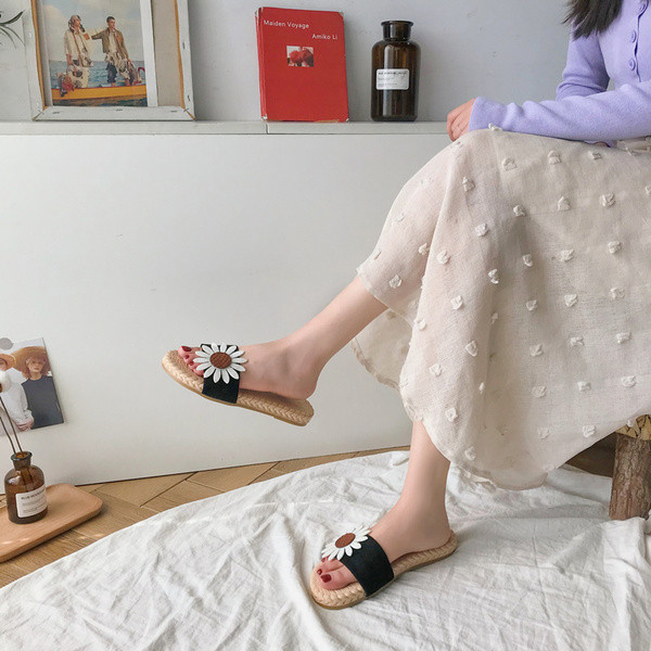 Ежедневни дамски чехли с равна подметка и 3D цвете