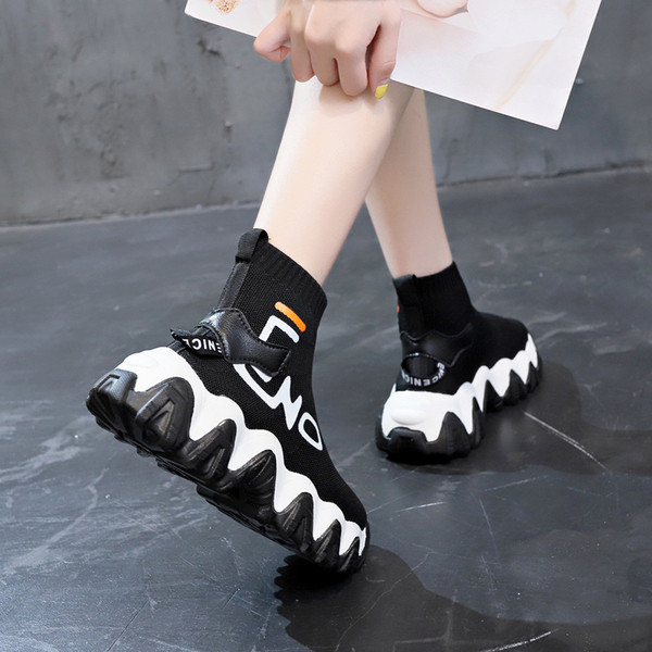 Νέο μοντέλο γυναικεία αθλητικά παπούτσια με τραχιά σόλα