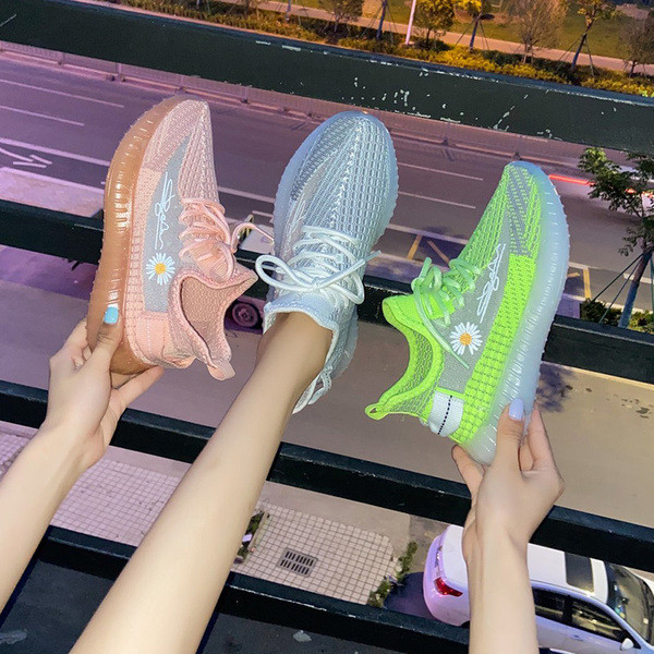 Casual γυναικεία αθλητικά παπούτσια με κορδόνια και κεντήματα