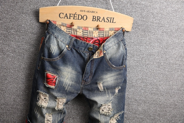 Lezser 3/4-es férfi farmer, szakadt motívummal és zsebekkel