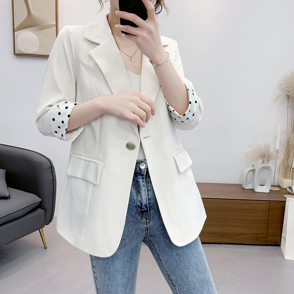 Γυναικείο σακάκι με κουμπί και μανίκια 3/4