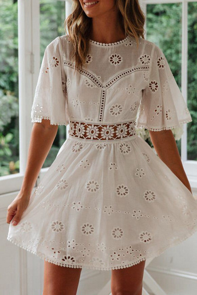 Rochie scurta dama casual cu maneci 3/4 si dantela in alb