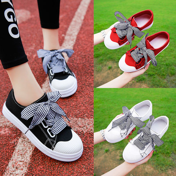 Casual γυναικεία αθλητικά παπούτσια με καρό κορδόνια και επίπεδη σόλα