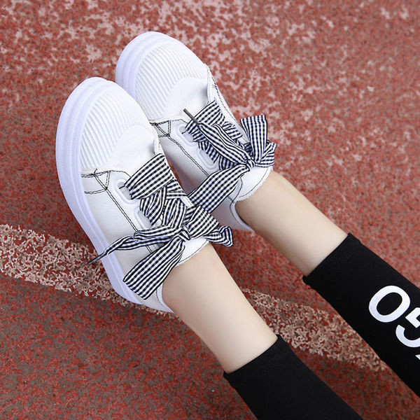 Casual γυναικεία αθλητικά παπούτσια με καρό κορδόνια και επίπεδη σόλα