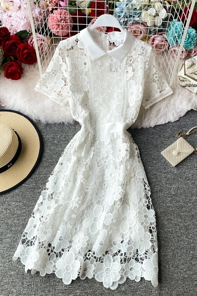 Női csipkeruha rövid ujjú, klasszikus gallérral