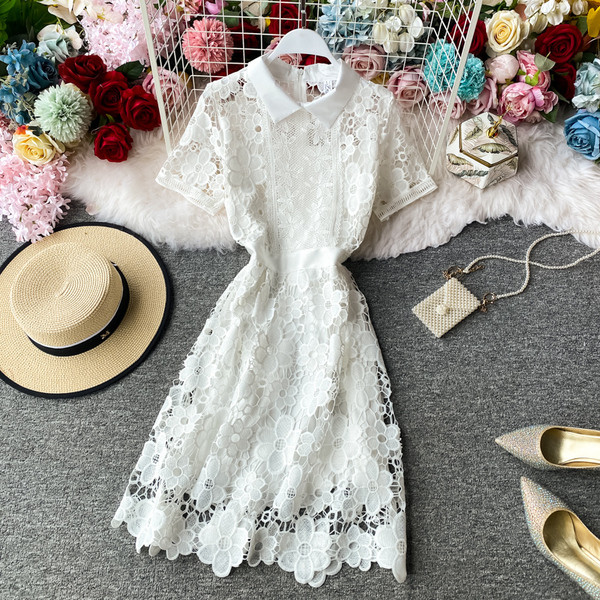 Női csipkeruha rövid ujjú, klasszikus gallérral