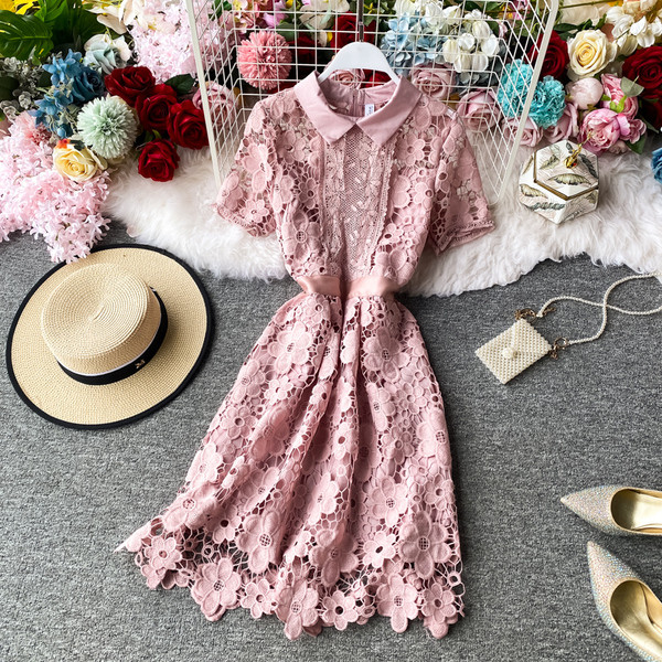 Női csipkeruha rövid ujjú, klasszikus gallérral