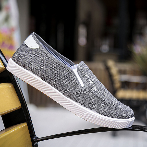 Ежедневни мъжки мокасини с надпис 