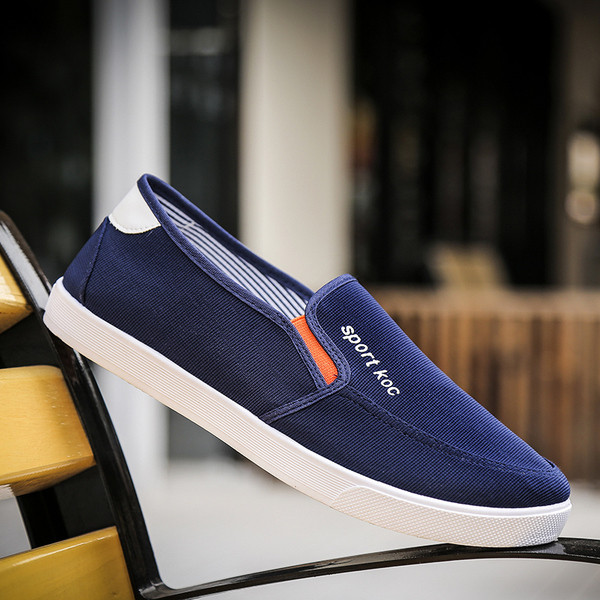 Ежедневни мъжки мокасини с надпис 