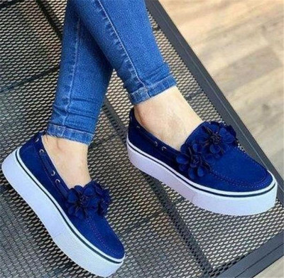 Ежедневни дамски обувки с 3D елементи