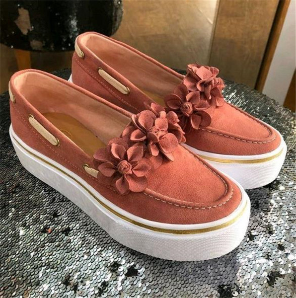 Ежедневни дамски обувки с 3D елементи 