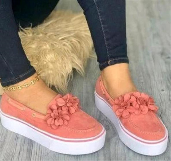 Ежедневни дамски обувки с 3D елементи 