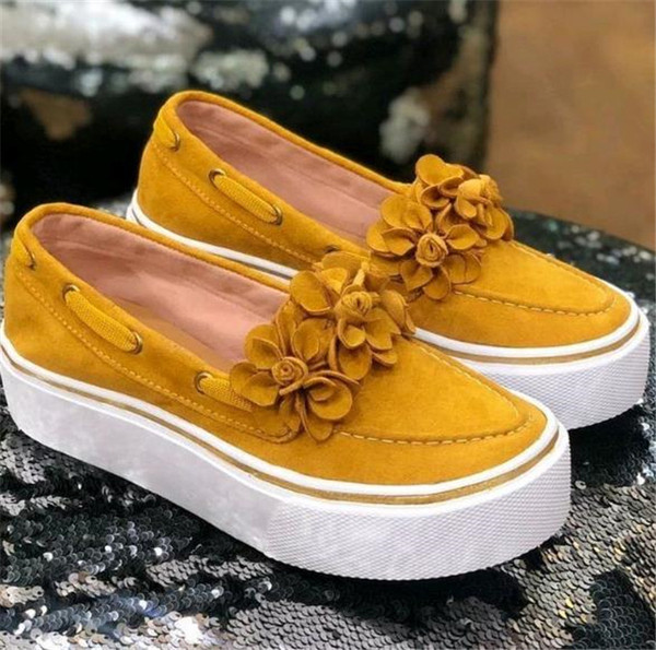 Ежедневни дамски обувки с 3D елементи 