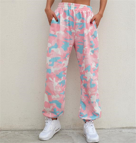 Γυναικείο παντελόνι καμουφλάζ με ελαστική μέση σε ροζ χρώμα