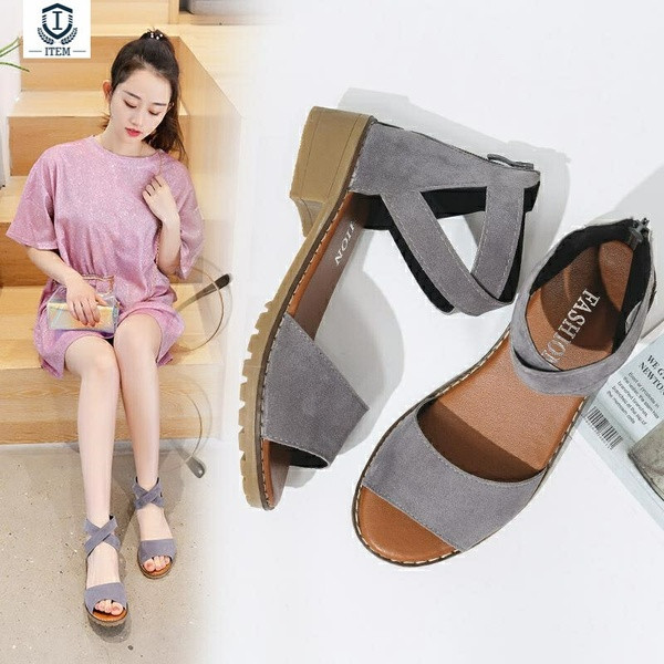 Modern női szandál 3,5 cm-es sarokkal, öko velúrból