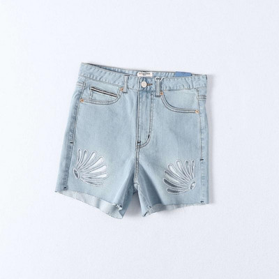 Pantaloni scurți din denim cu decupaje în albastru