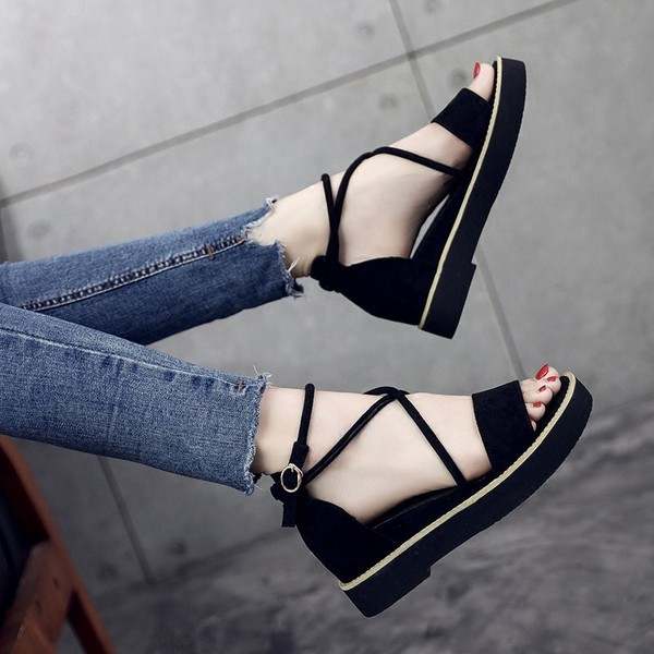 Νέο μοντέλο γυναικεία σανδάλια με αγκράφα και κορδόνια από οικολογικό σουέτ