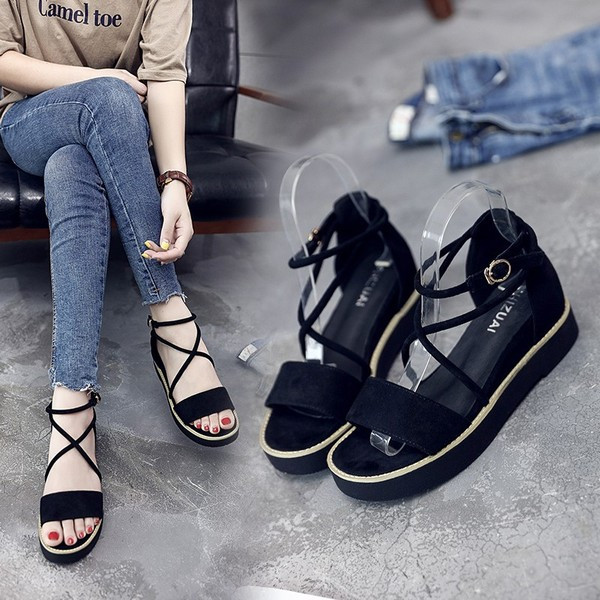 Νέο μοντέλο γυναικεία σανδάλια με αγκράφα και κορδόνια από οικολογικό σουέτ