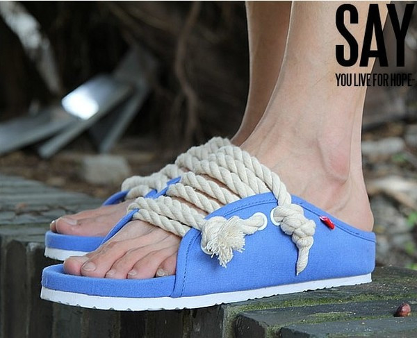 Ανδρικές παντόφλες με κορδόνια