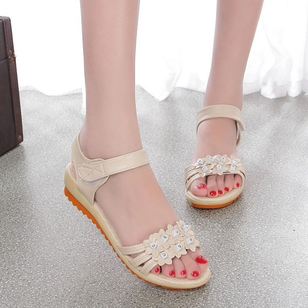 Uus mudel kivikestega ja 3D elemendiga naiste sandaalid - sobivad rasedatele