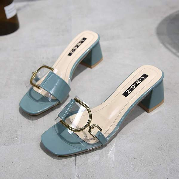 Új modell női papucs sarokkal és fém csattal