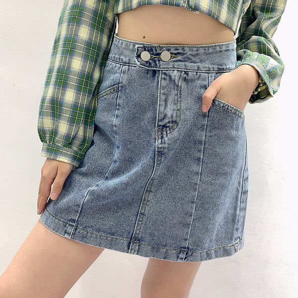 Κοντή γυναικεία φούστα τζιν σε μπλε χρώμα