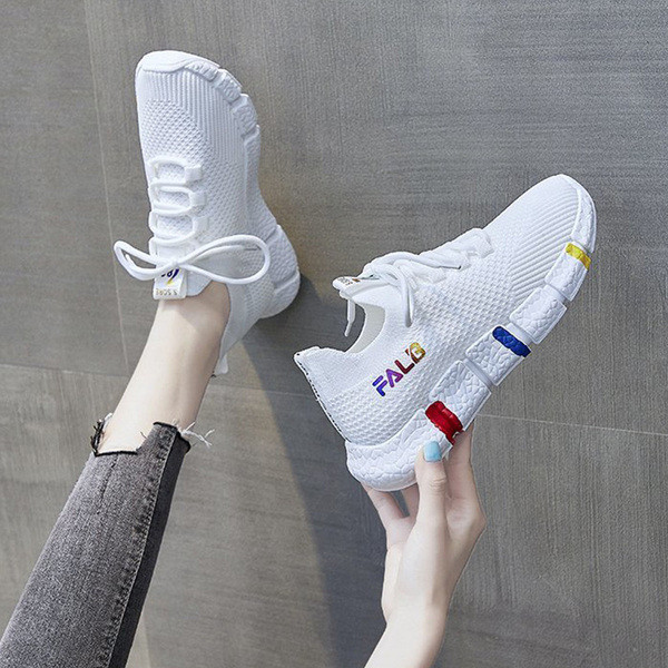 Casual γυναικεία αθλητικά παπούτσια με κορδόνια και χρωματιστή σόλα