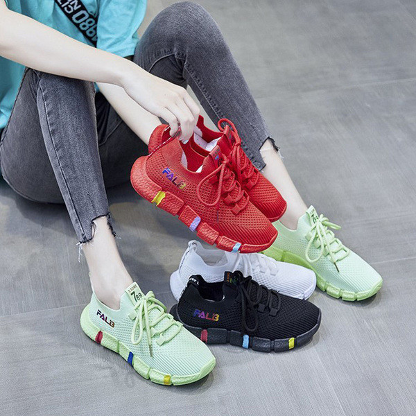 Casual γυναικεία αθλητικά παπούτσια με κορδόνια και χρωματιστή σόλα