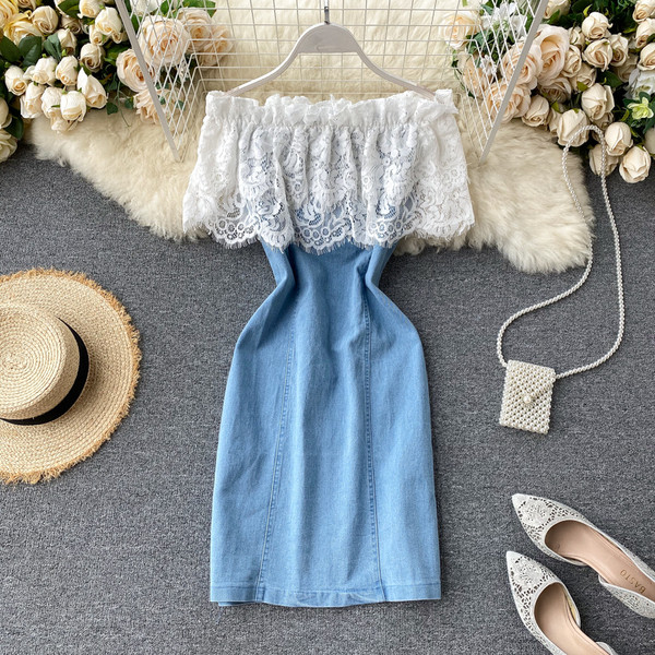 Modern női ruha farmerből és csipkéből