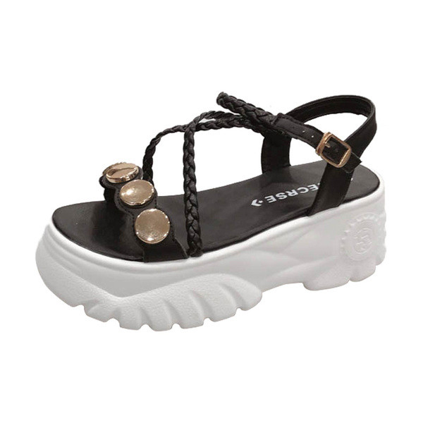 Öko bőrből készült, fém elemes női alkalmi szandál új modellje