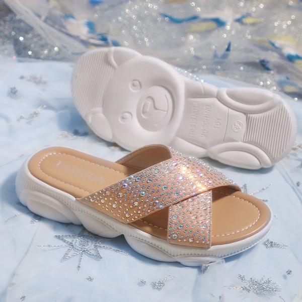 Női alkalmi papucs kövekkel és lapos talppal