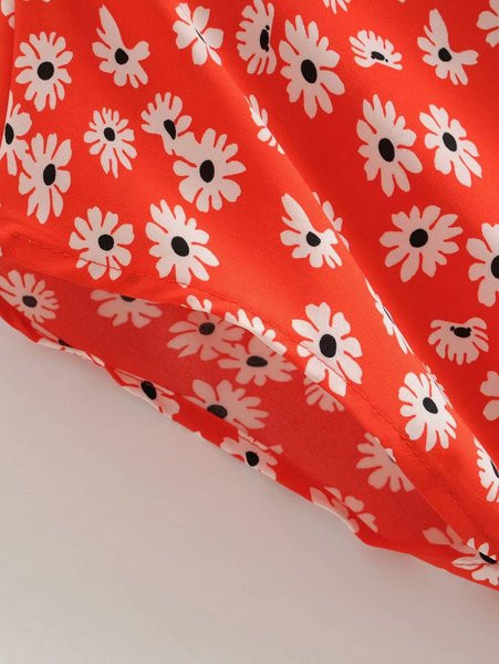 Къса широка риза с копчета и флорален десен