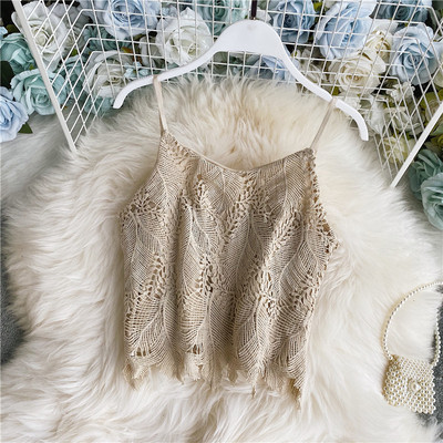 Stílusos női felső csipkével és vékony pántokkal