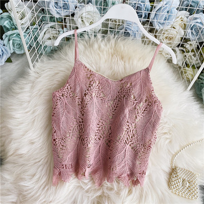 Stílusos női felső csipkével és vékony pántokkal