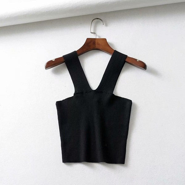 Rövid női felső V-nyakkal és széles pántokkal