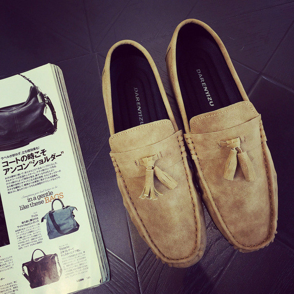 Moderne mokasine od eko brušene kože s resom