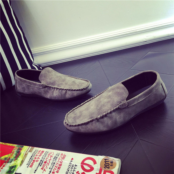 Moderne mokasine od eko brušene kože s resom