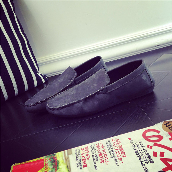 Moderne mokasine od eko brušene kože s resom