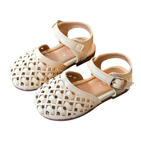 Μοντέρνα παιδικά σανδάλια κλασικό μοντέλο με αγκράφα