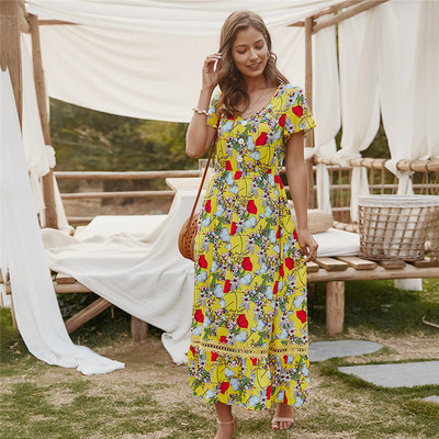 Rochie de dama colorata cu decolteu spitz si model floral