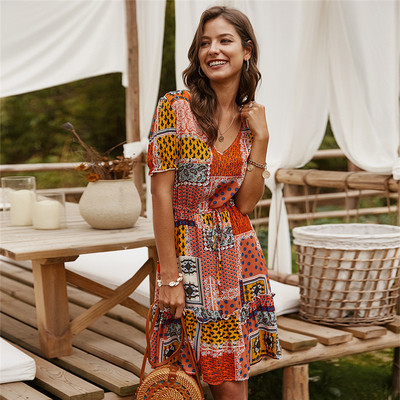 Rochie scurtă de damă casual, cu decolteu și legături în talie