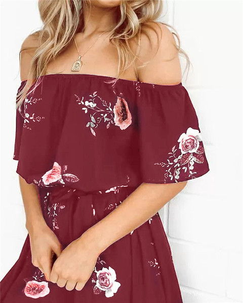 Moodne naiste kleit paatkaela ja vööga