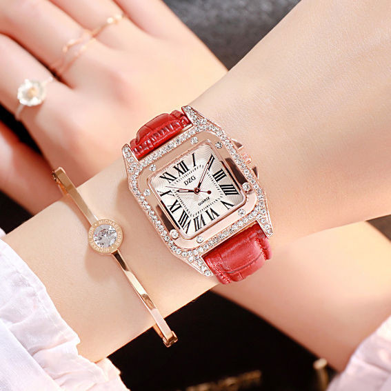 Női karóra bőr szíjjal, kövekkel több színben