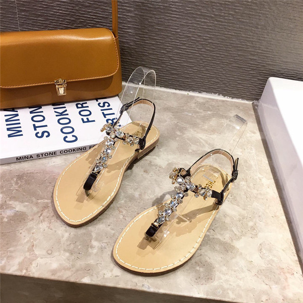 Γυναικεία σανδάλια  διακοσμημένα με πέτρες