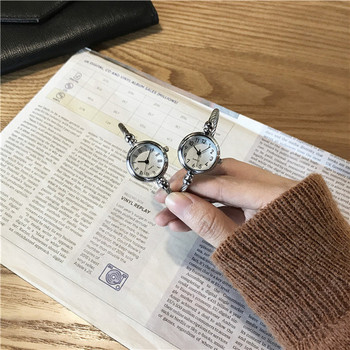 Γυναικείο ρολόι τύπου βραχιόλι σε στρογγυλό σχήμα